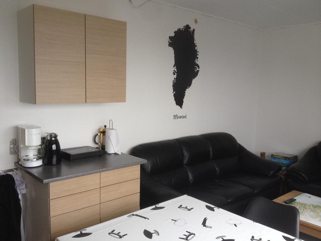 Vandrehuset 2 Og 3 Nuuk Exteriör bild